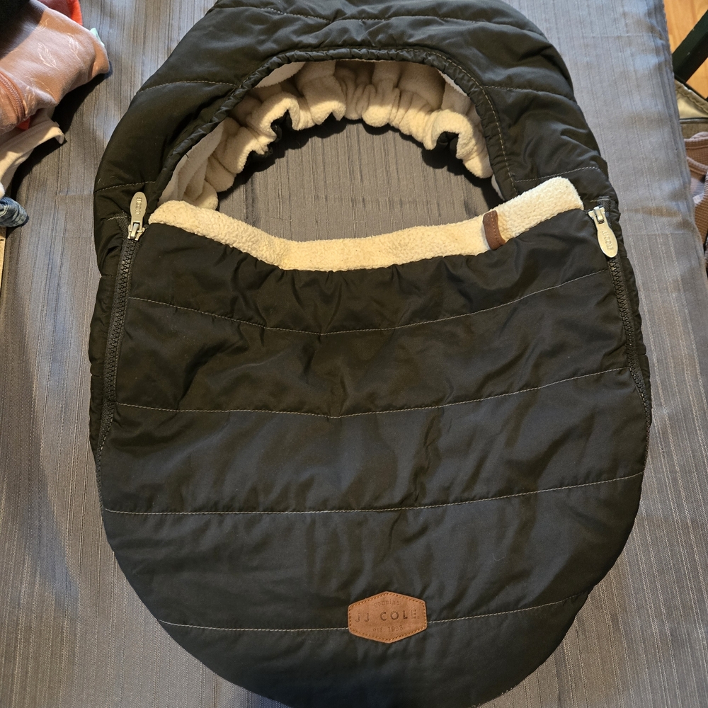 JJ Cole Black Car Seat Cover with Cream Interior